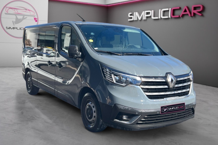 RENAULT TRAFIC CABINE APPROFONDIE